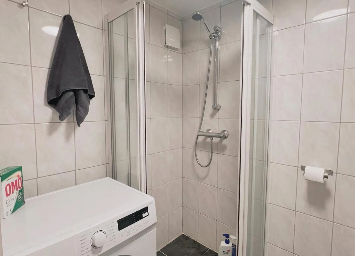Central Apartment With Parking! Bergen